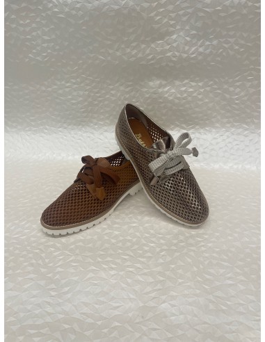 Stringata Donna Traforata Laminato Alba o Nappa Cuoio – Fondo Gomma – Bettin Calzature